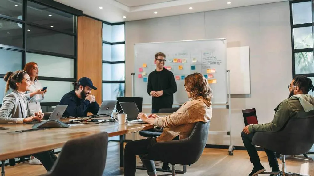 Professionals-in-a-diverse-group-collaborate